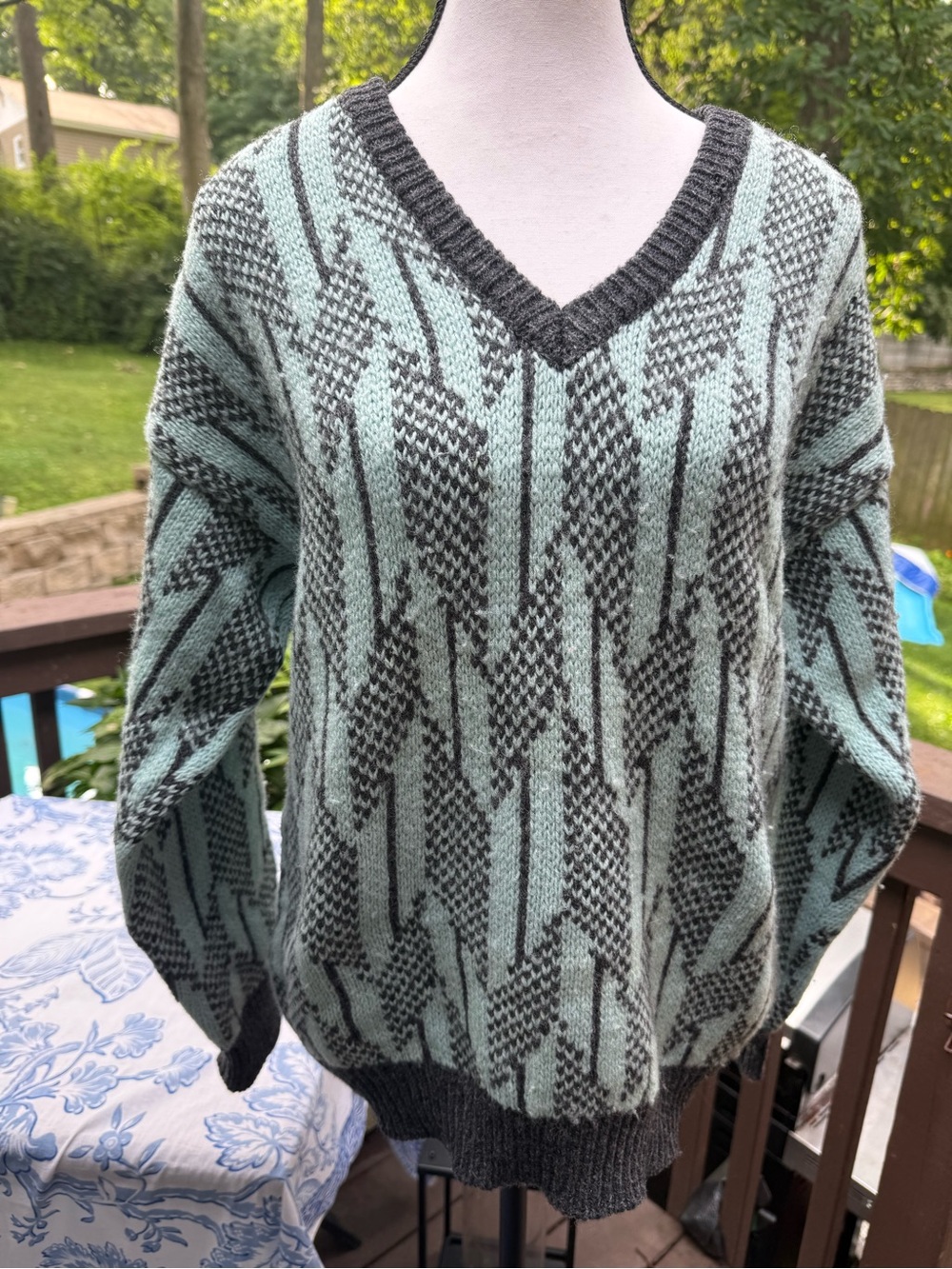 Vintage Benetton Made in Italy Shetland Wool Nordic V-Neck Sweater Top M Medium